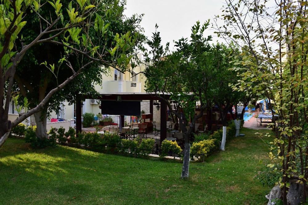 Sofia Studios & Apts Ayía Marína Eksteriør bilde